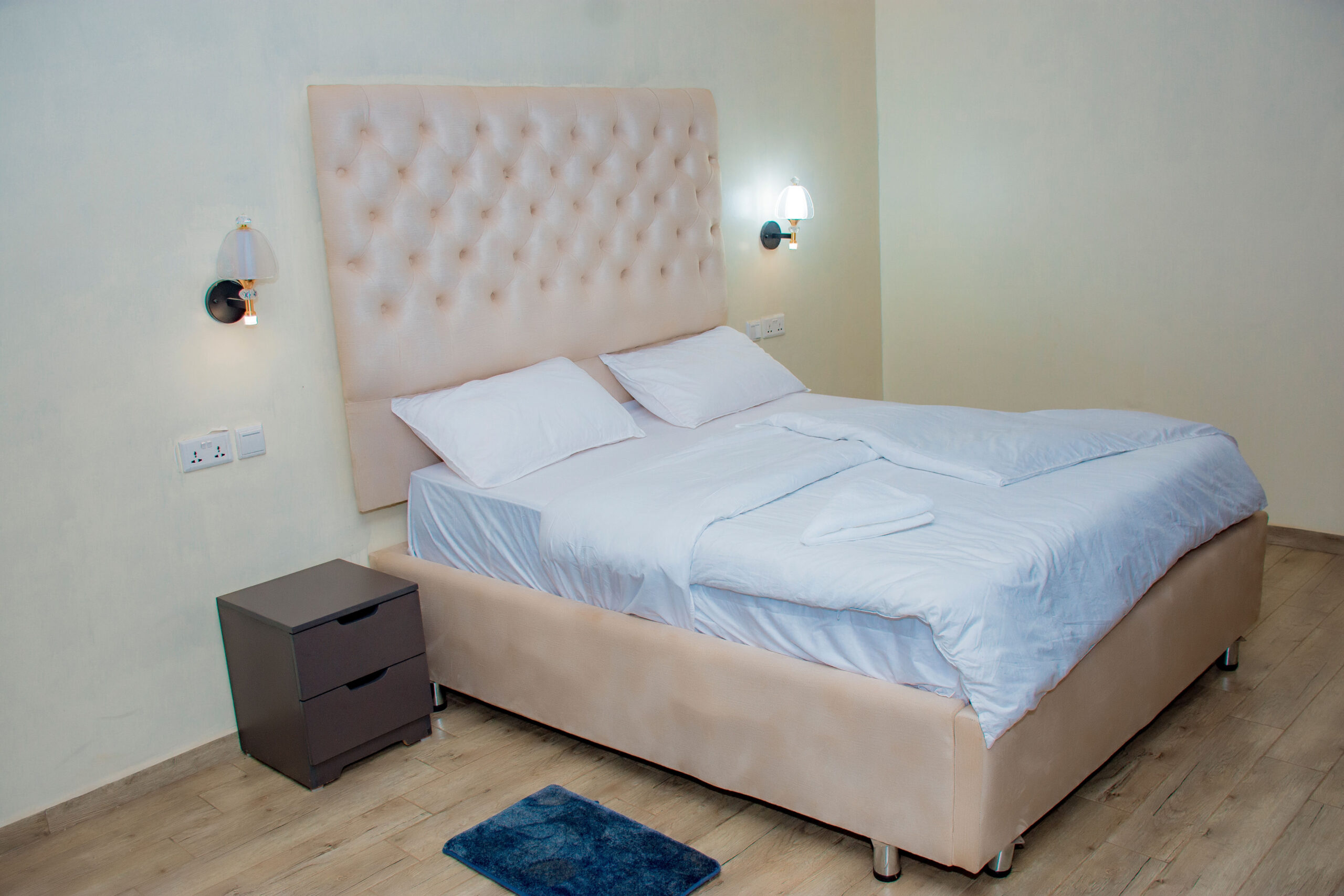 Deluxe One-Bedroom Serviced Apartment